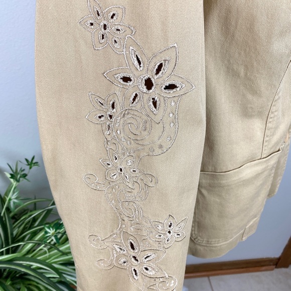 Susan Graver, Plus Size 2X Tan Jacket Embroidered Button Closure EUC - Picture 5 of 15